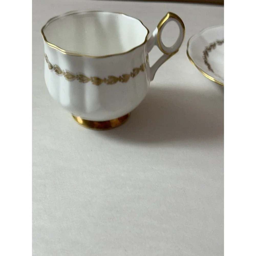 Vintage Elizabethan Fine Bone China‎ Taylor & Kent England Tea Cup & Saucer